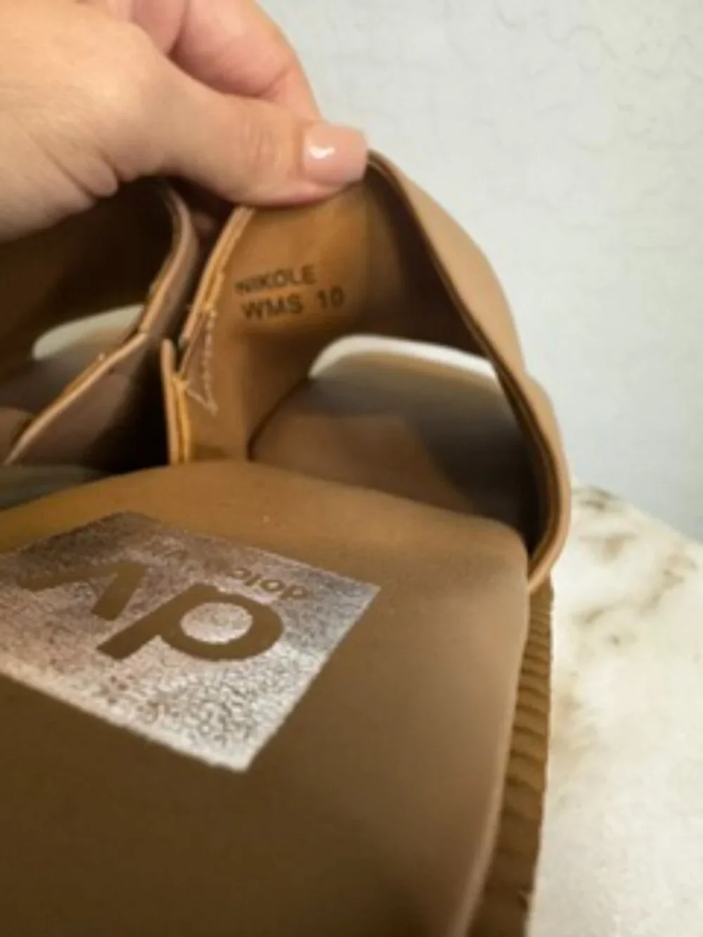 DV Platform Sandals